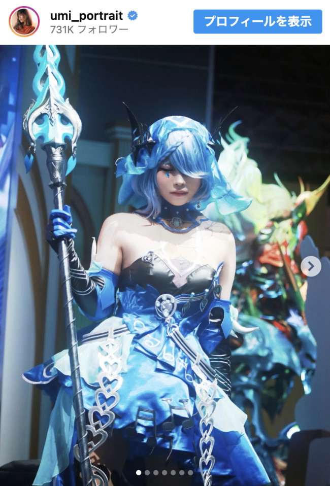 アクションRPG『デュエットナイトアビス』のキャラクター、アビスのコスプレを披露　※「東雲うみ」インスタグラム