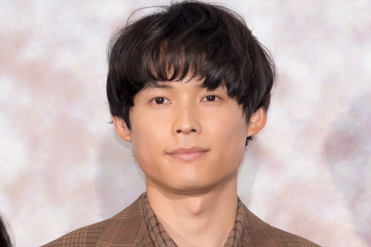 松村北斗、映画『秒速5センチメートル』完成披露試写会舞台挨拶に登場