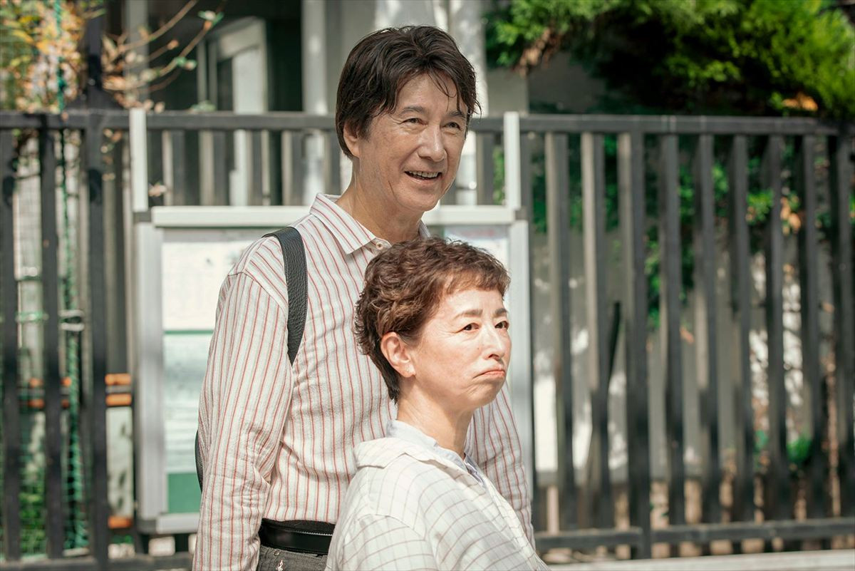 『小さい頃は、神様がいて』北村有起哉×仲間由紀恵らキャスト8名集合のポスター解禁！