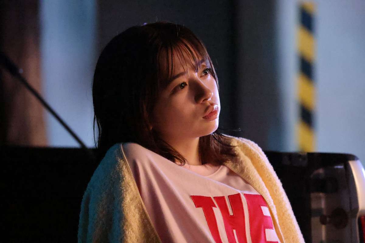 『ESCAPE』第2話“結以”桜田ひより＆“大介”佐野勇斗、予期せぬ事態に巻き込まれる