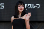 「第38回東京国際映画祭」オープニングレッドカーペットに登場した池田エライザ