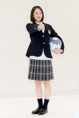 池端杏慈、第104回全国高校サッカー選手権大会「応援マネージャー」就任発表に登場