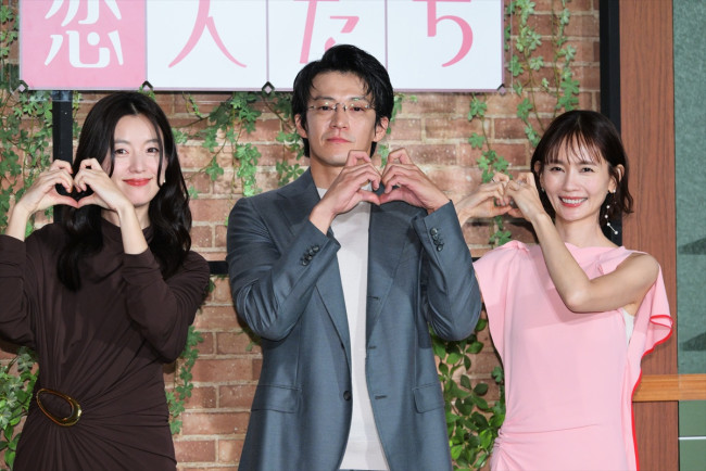 Netflixシリーズ『匿名の恋人たち』ファンミーティングに出席した（左から）ハン・ヒョジュ、小栗旬、中村ゆり