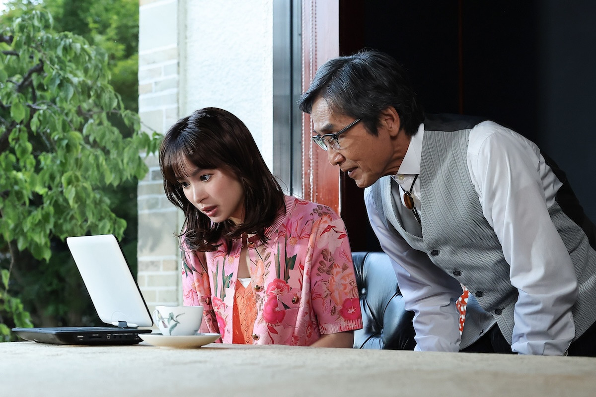 『ザ・ロイヤルファミリー』第2話 “栗須”妻夫木聡、優秀な調教師“広中”安藤政信と対面