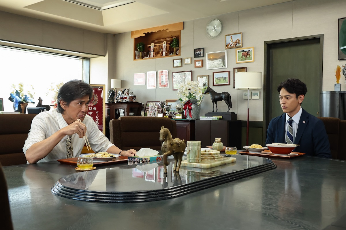 『ザ・ロイヤルファミリー』第2話 “栗須”妻夫木聡、優秀な調教師“広中”安藤政信と対面