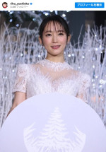 純白ドレス姿が美しい　※「吉岡里帆」インスタグラム