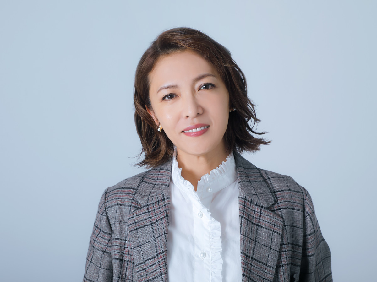 安蘭けい＆瀬奈じゅん、待望の初共演　宝塚で1期違いの2人が明かすお互いの魅力とは