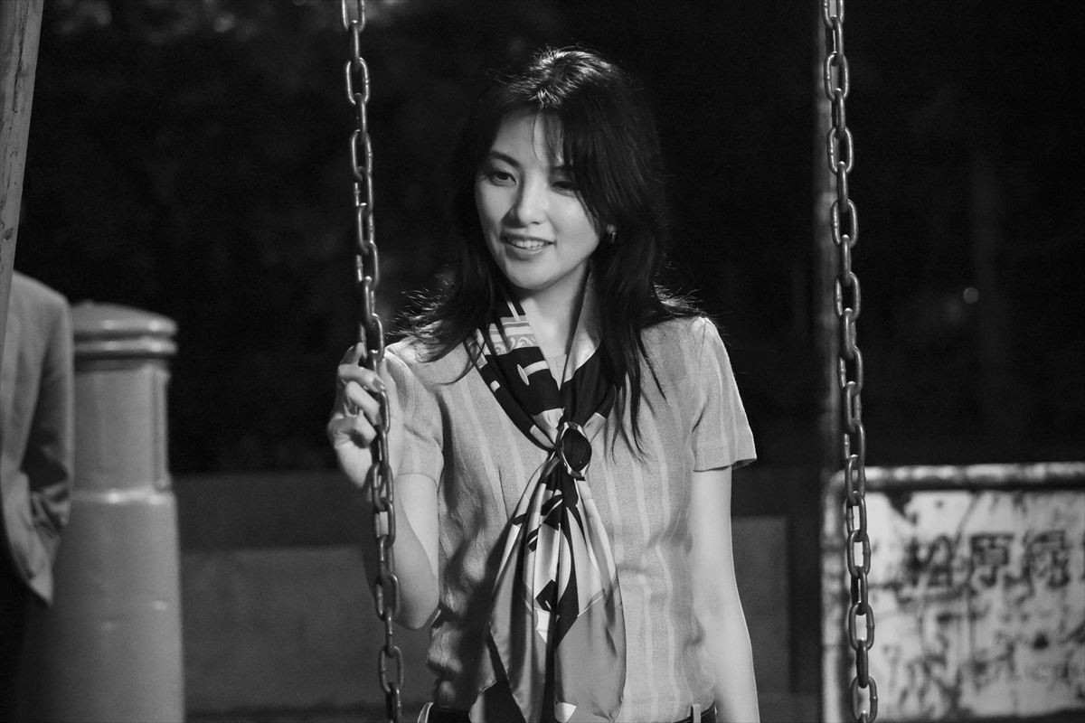 『星と月は天の穴』田中麗奈が娼婦役で切り開く新境地！　主演・綾野剛への愛と執念を体現　場面写真解禁