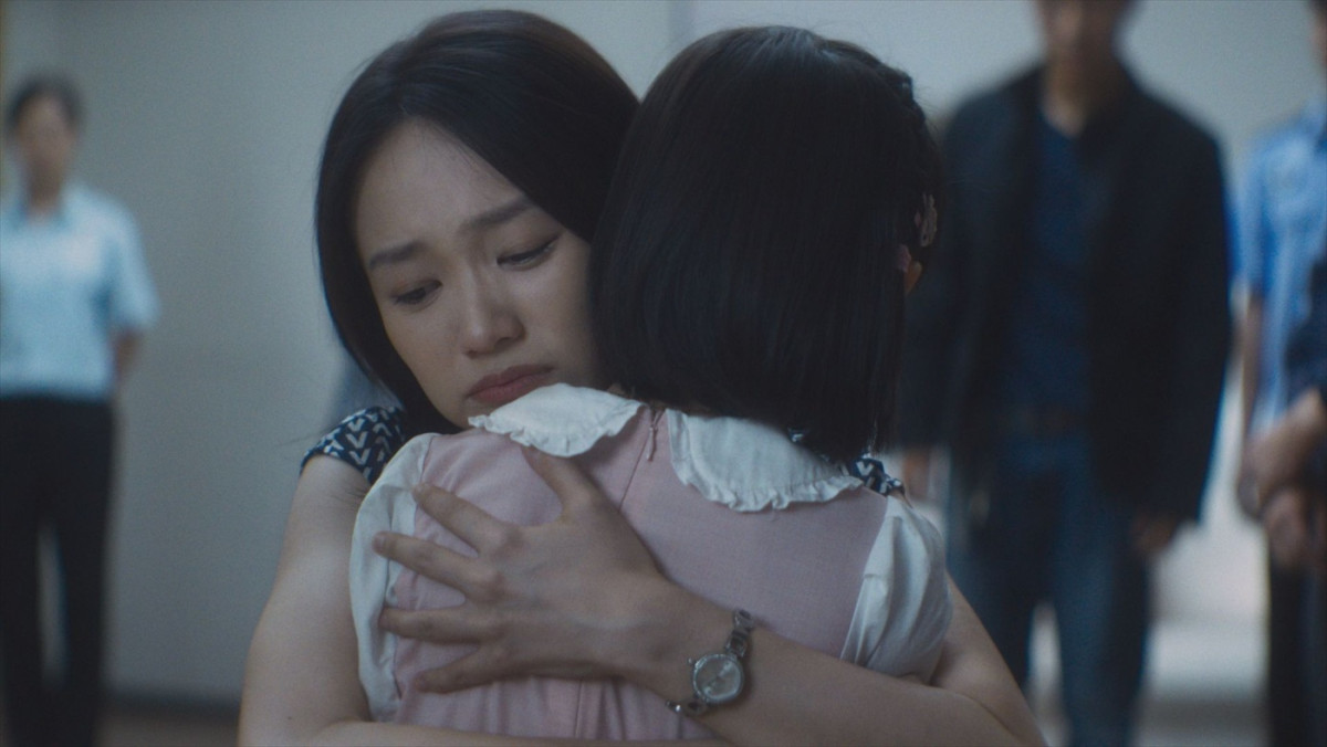 EXO“レイ”チャン・イーシン主演『愛がきこえる』新場面写真解禁　きこえない父と7歳の娘の心温まる絆を描く感動作