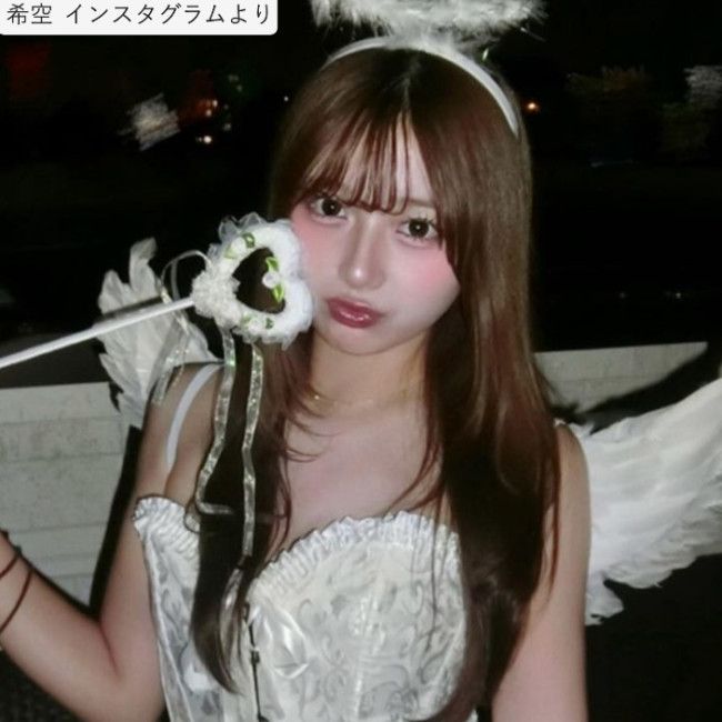 希空、近影　※「希空」インスタグラム
