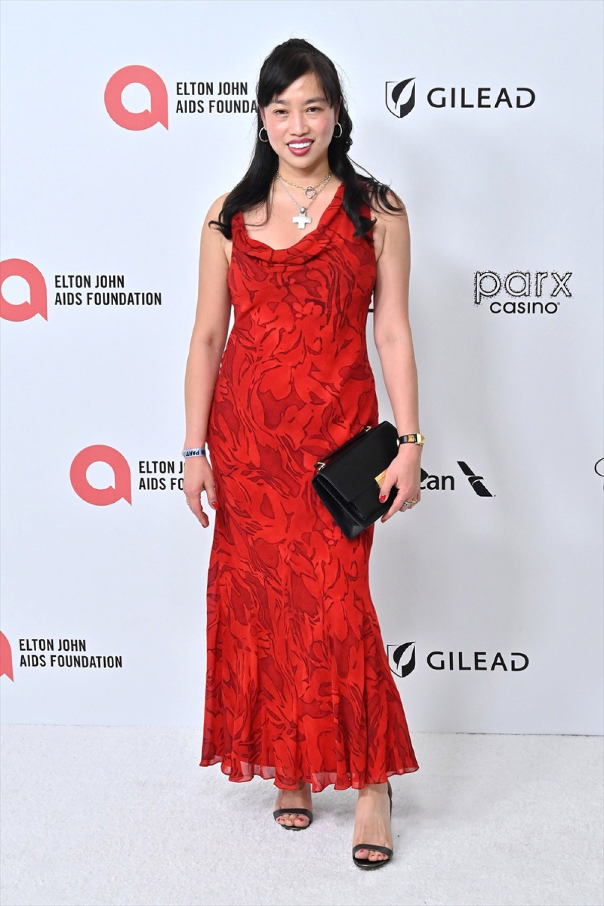 ジェレミー・レナー、アジア人女性監督からのハラスメント告発を受け否定「事実無根」