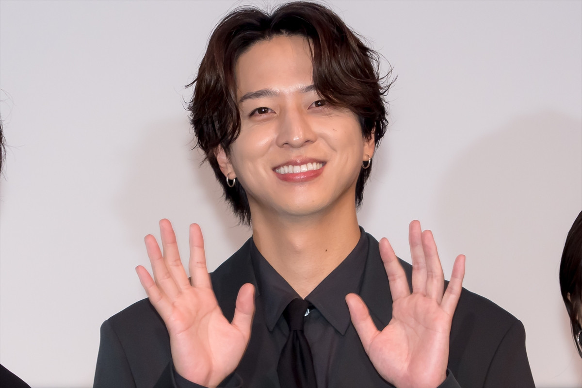 timelesz・寺西拓人、映画『天文館探偵物語』完成披露試写会舞台挨拶に登場