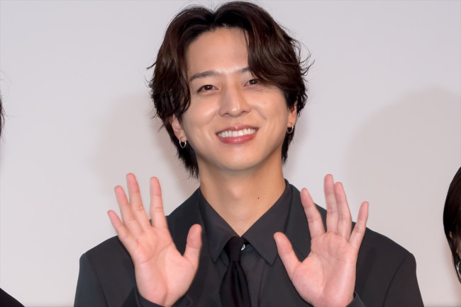 timelesz・寺西拓人、映画『天文館探偵物語』完成披露試写会舞台挨拶に登場