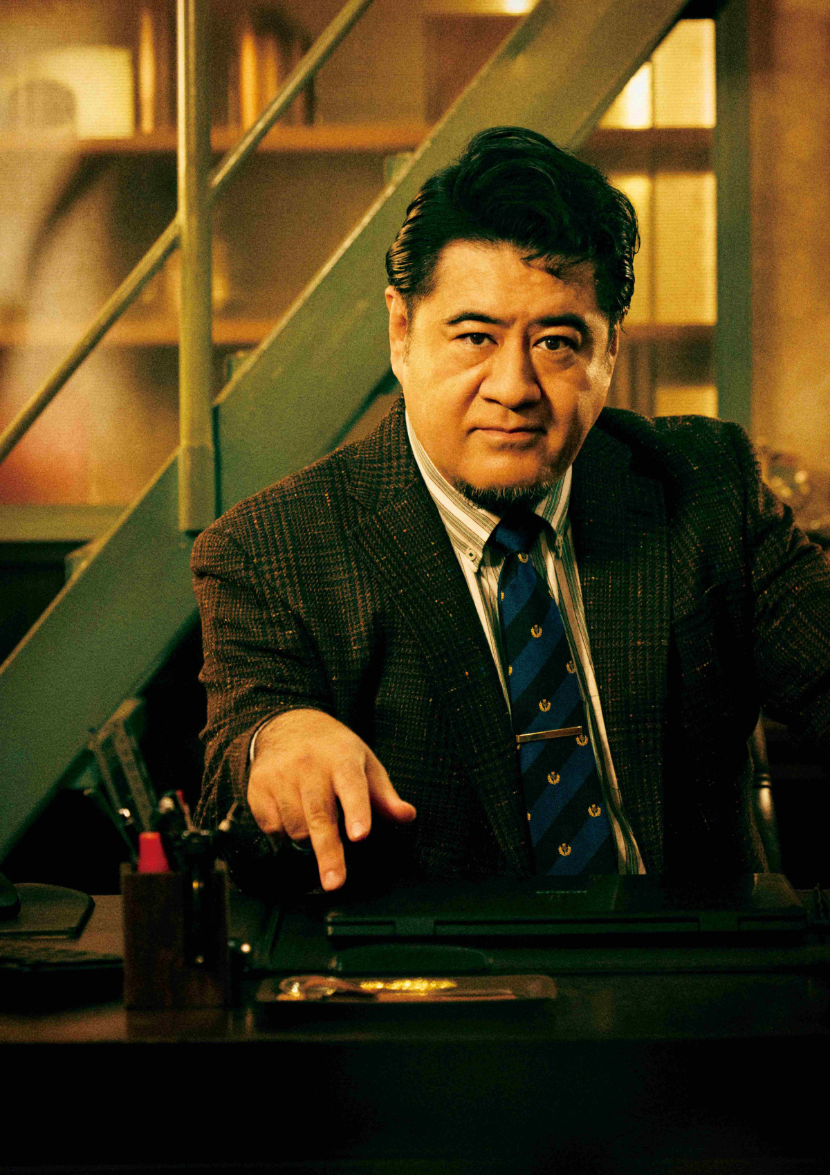 玉木宏主演『プロフェッショナル　保険調査員・天音蓮』ポスタービジュアル解禁　渡部篤郎、小手伸也、野間口徹の出演も発表