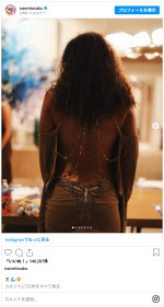 大坂なおみ、背中大胆オープンのミニドレス姿　※「大坂なおみ」インスタグラム