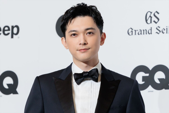 「GQ MEN OF THE YEAR 2025／20th Anniversary」フォトコールに登壇した吉沢亮