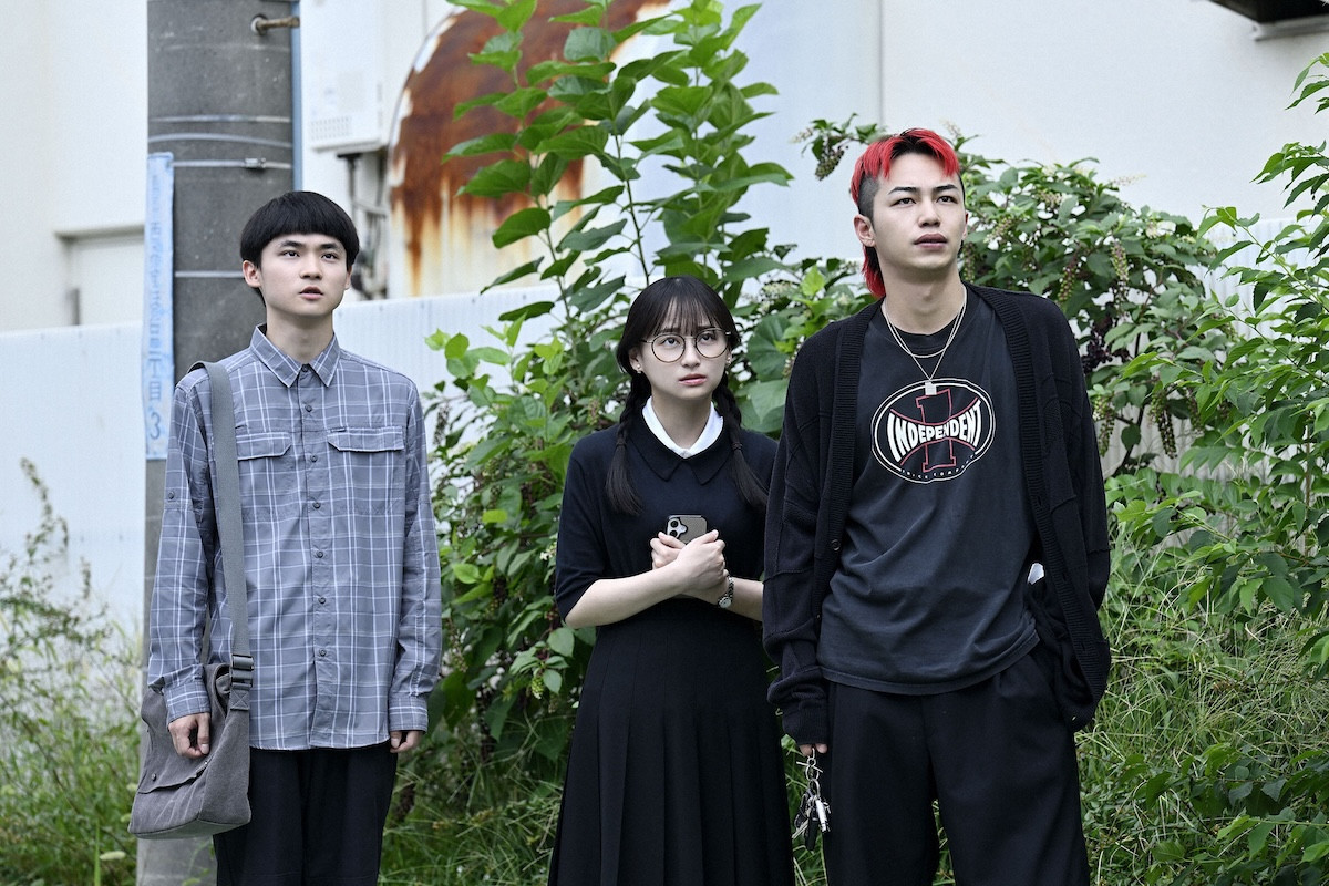 『シナントロープ』第10話　襲撃された店内でメンバー全員がシマセゲラによる脅迫を知る