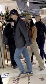 ケイティ・ペリー、トルドー元カナダ首相と浅草で手つなぎデート