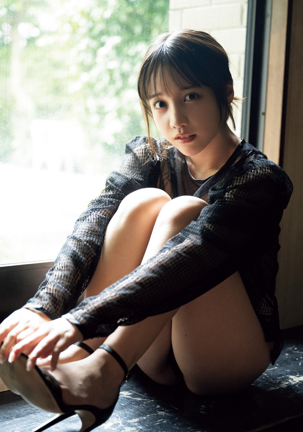 夏フェスで躍動した清純アイドル　海辺・露天風呂でスレンダーボディ魅せる！