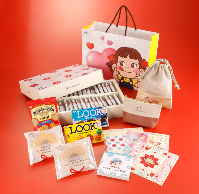 近鉄限定“ペコちゃんの福袋”が発売！　ラメ巾着や人気お菓子を詰め合わせ