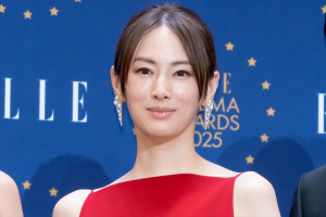 北川景子、『ELLE CINEMA AWARDS 2025』授賞式に登場