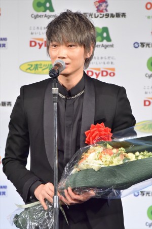 綾野剛、「第41回報知映画賞」助演男優賞受賞にて（2016年）