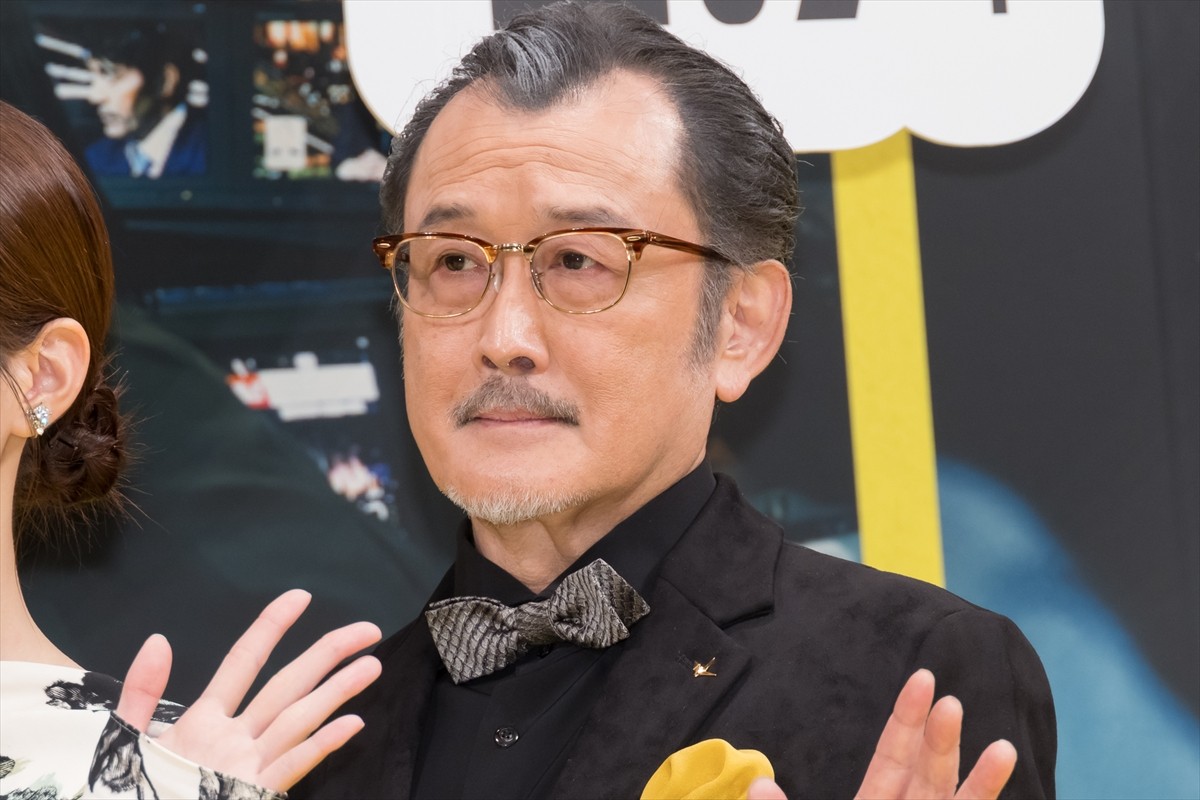 阿部寛、初のキャスター役でセリフ量は“過去最高”　生見愛瑠「信じられないぐらいのセリフ量を一発でこなされていた」