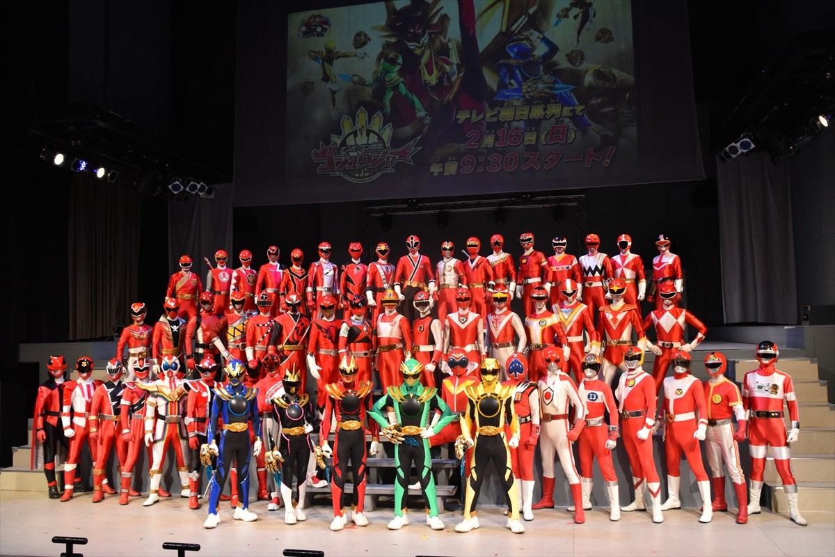 『ナンバーワン戦隊ゴジュウジャー』会見に歴代レッド集結！　“ゴジュウウルフ” 冬野心央「かけがえのない、愛される作品に」