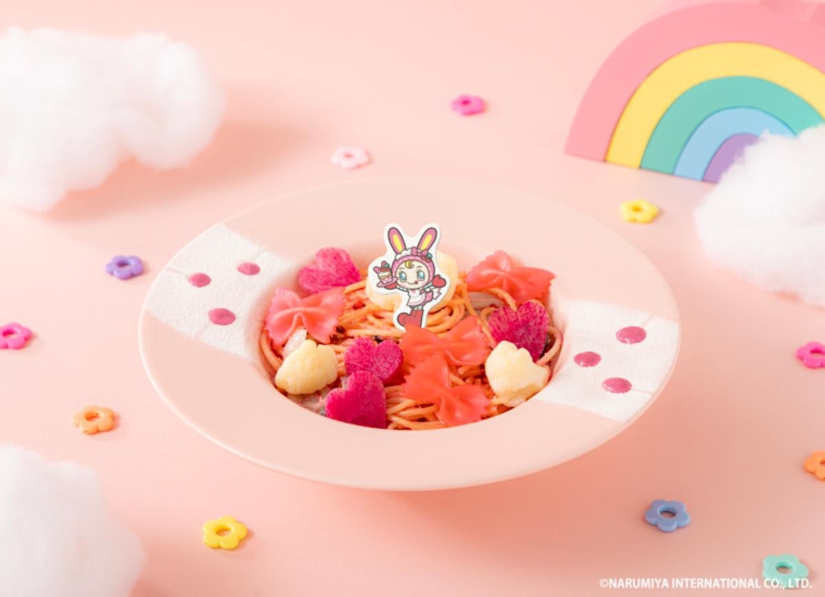 “ナルミヤキャラのテーマカフェ”期間限定オープンへ！　ガラケー型のフルーツサンドなど展開