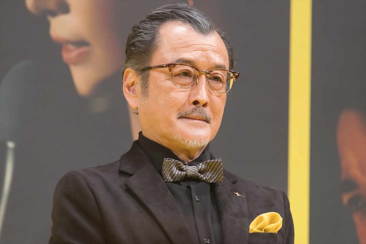 阿部寛、初のキャスター役でセリフ量は“過去最高”　生見愛瑠「信じられないぐらいのセリフ量を一発でこなされていた」