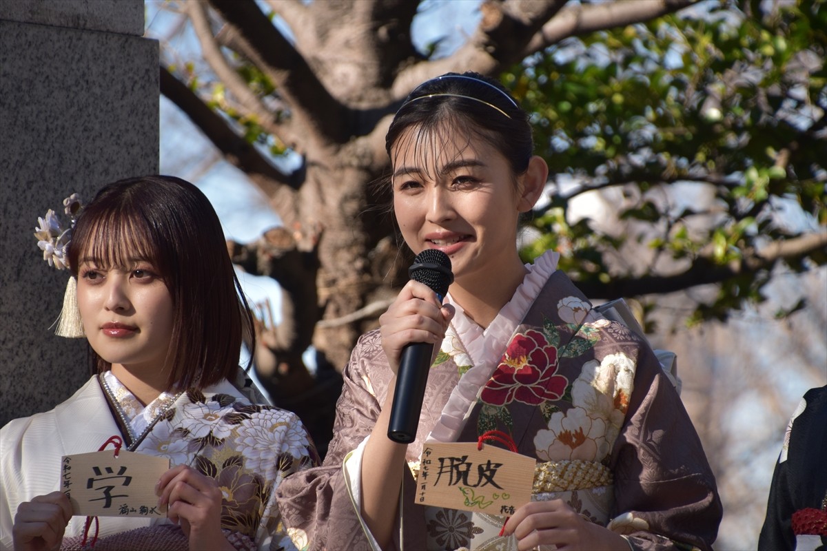 高石あかり、4日に1回のコンビニスイーツがご褒美　2025年は「華を咲かせる年」に
