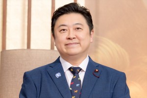 吉田ウーロン太、ドラマ『プライベートバンカー』記者会見に登場