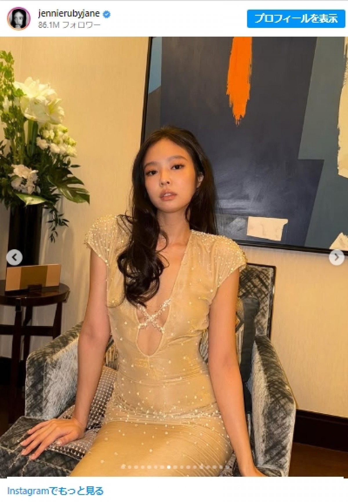 美しいドレス姿を披露したジェニー　20250130