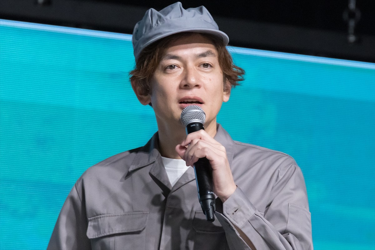 松坂桃李＆吉岡里帆、生徒役・奥平大兼の暴露に「見られてる（笑）」「恥ずかしい」