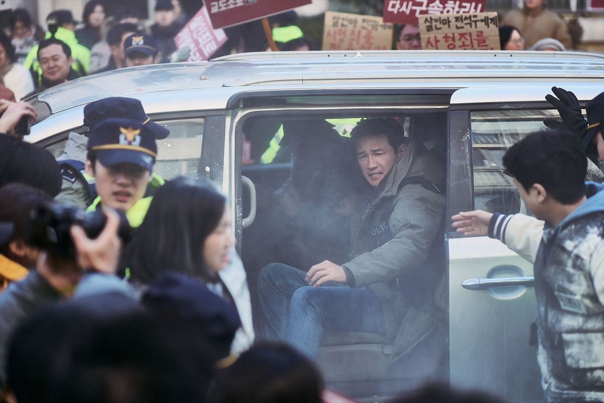 韓国熱狂のクライムアクション『ベテラン 凶悪犯罪捜査班』本予告＆本ビジュアル＆新場面写真一挙解禁！