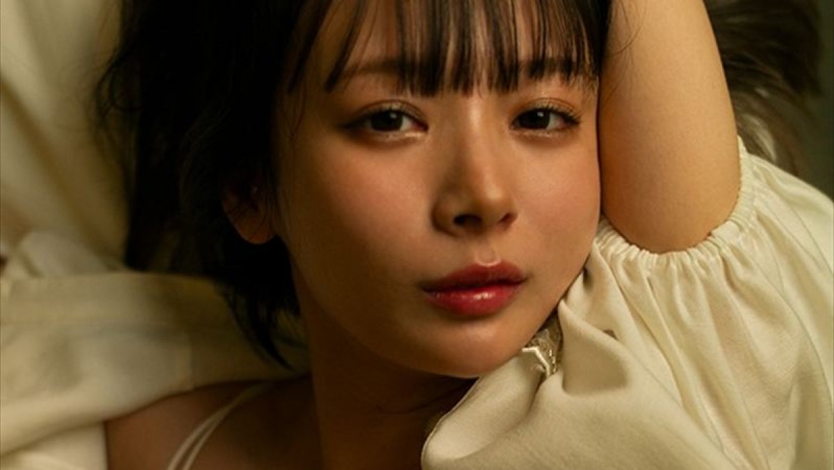 岡田紗佳写真集『嶺上開花』より