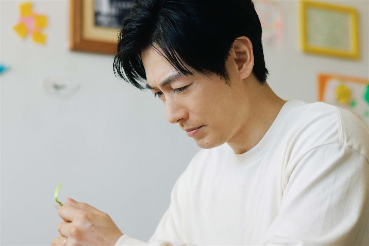 なにわ男子・長尾謙杜主演『おいしくて泣くとき』に安田顕、美村里江、ディーン・フジオカら出演決定！　本予告も解禁