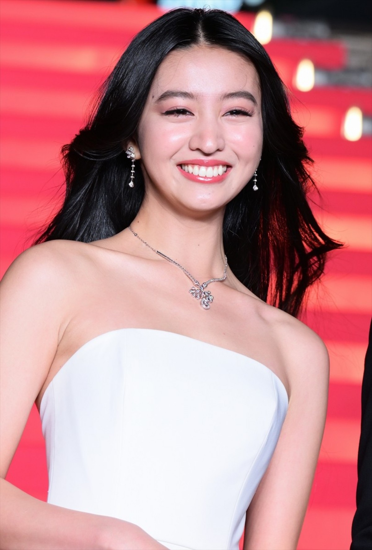 Koki,、美麗白ドレスで登場　演じた“女神”に共感「諦めない姿がすごく輝いていて美しい」