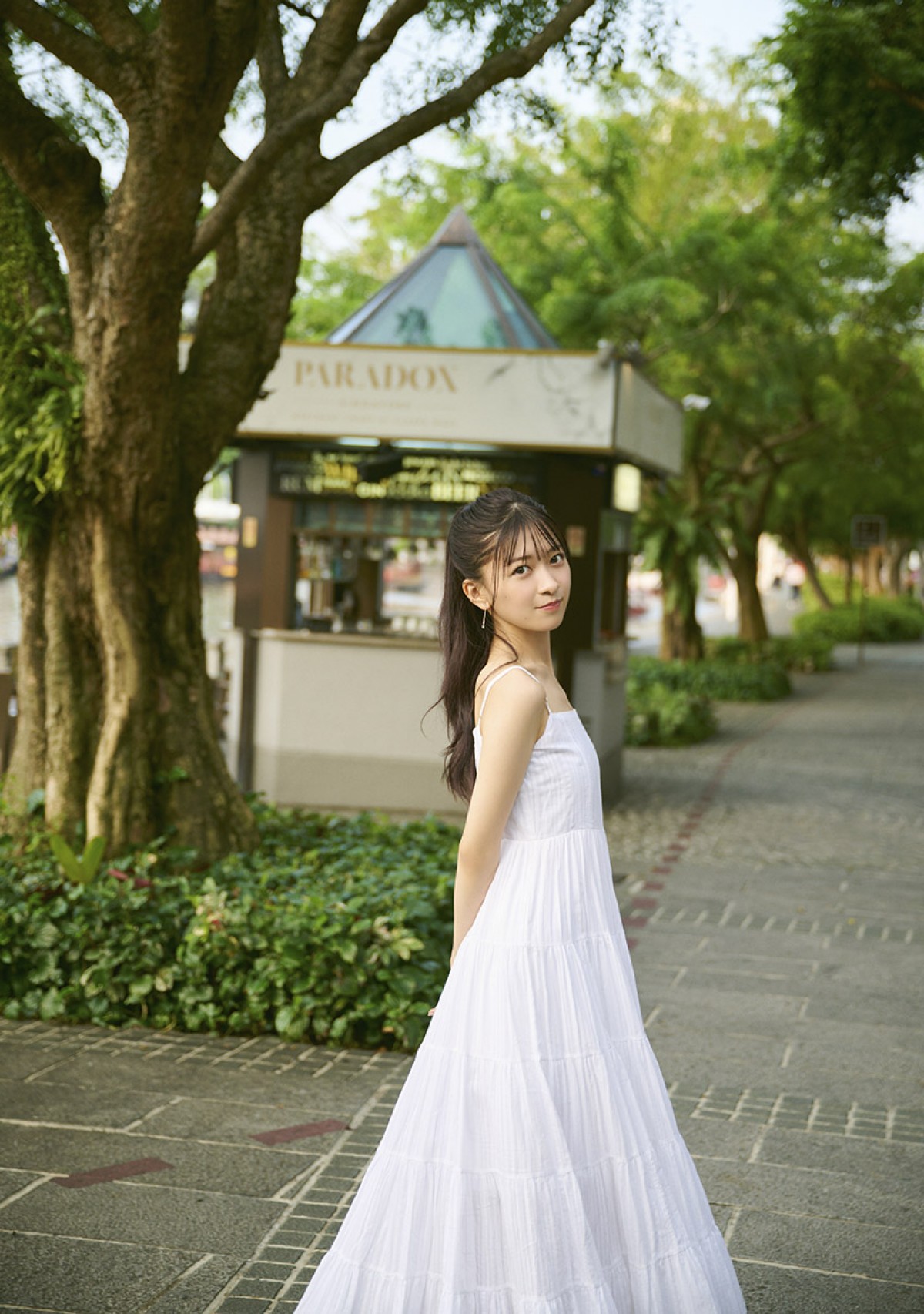 鈴原希実「ファンの声が原動力」—— 1st写真集『届け』に込めた感謝と新たな一歩