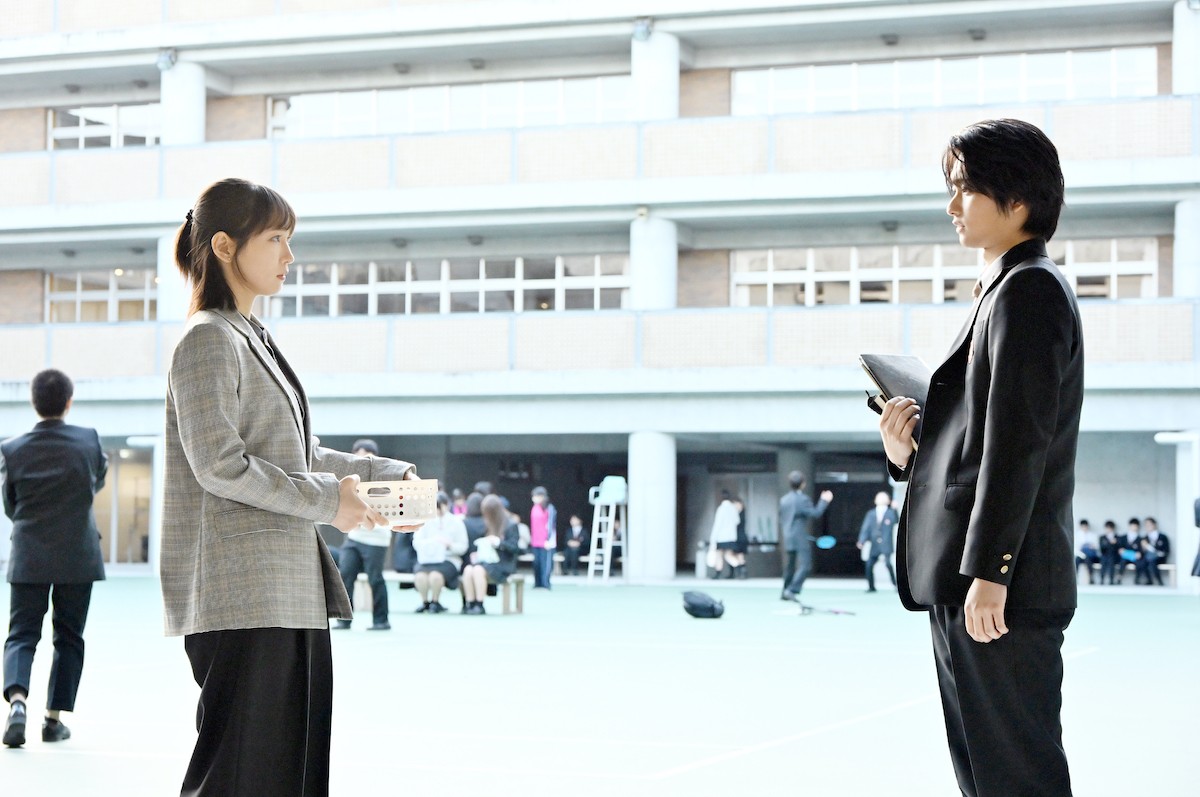 『御上先生』第5話　“御上”松坂桃李が再び、殺人犯“弓弦”堀田真由と面会