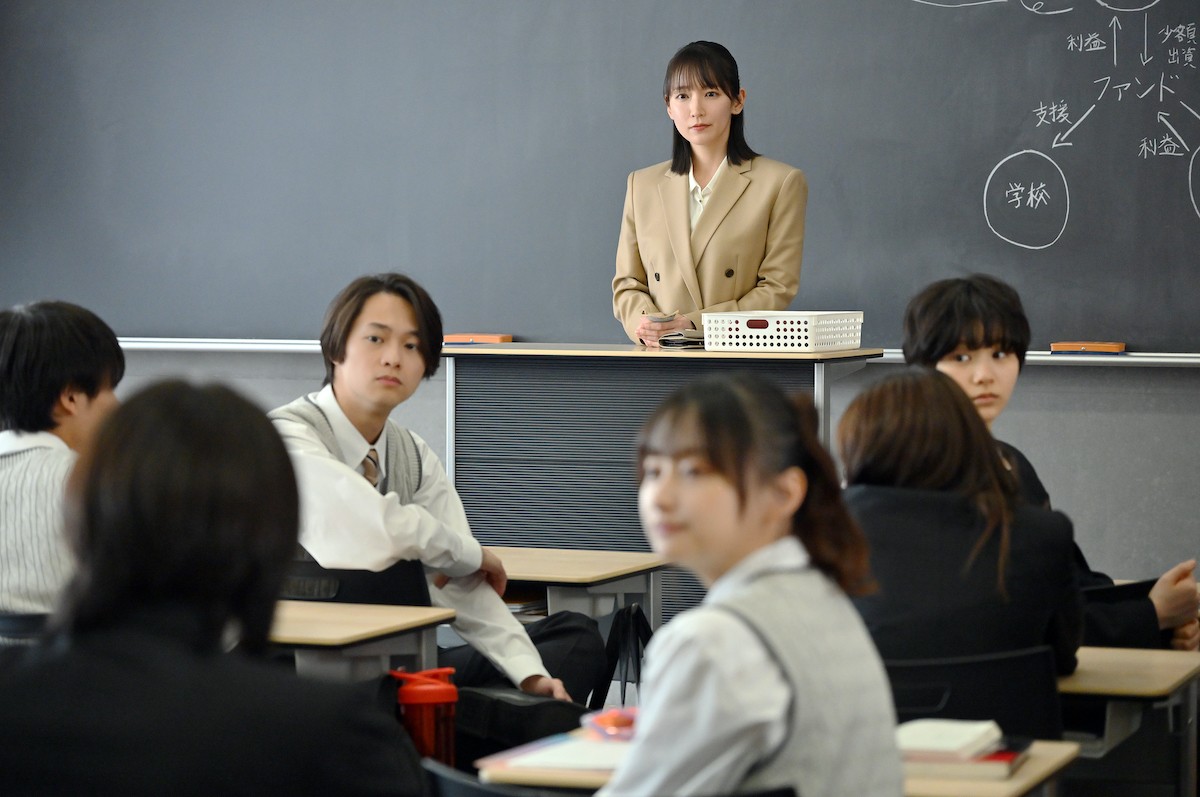 『御上先生』生徒がプレゼンで『半沢直樹』批判？　視聴者びっくり「攻めてる」「好きなトガリ方」