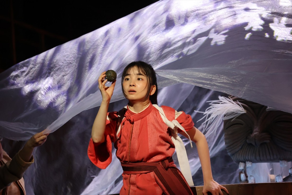 舞台『千と千尋の神隠し』上海公演出演キャスト発表！　千尋役・橋本環奈＆福地桃子が意気込み語る