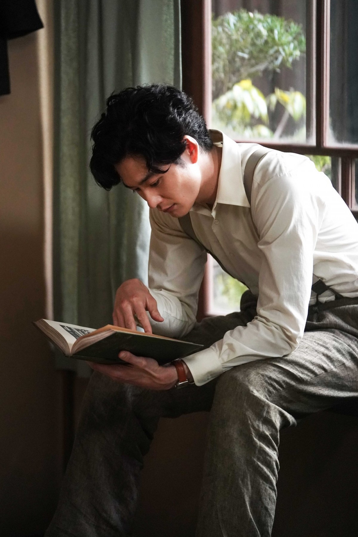 岡田将生が“危険な色気”で悩殺演技　『ゆきてかへらぬ』で魅了