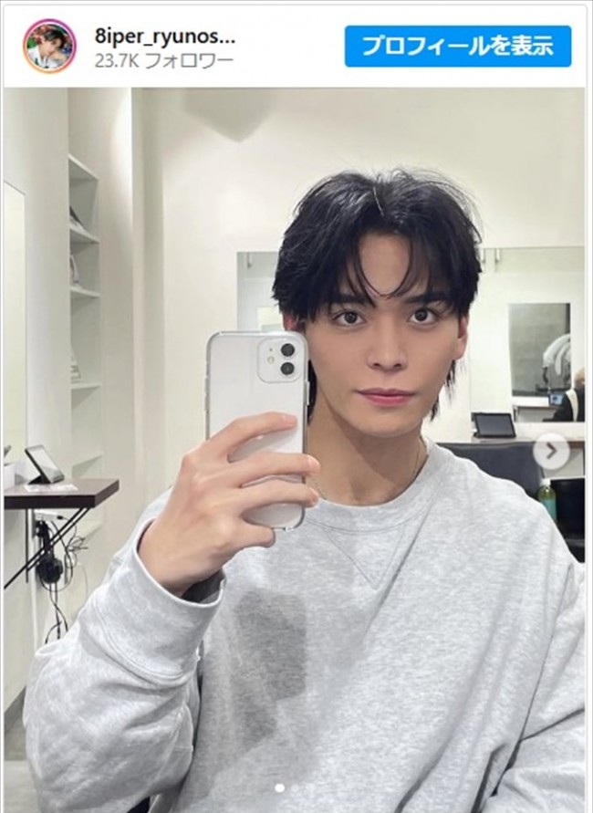岡田隆之介のカッコよすぎる近影　※「岡田隆之介」インスタグラム