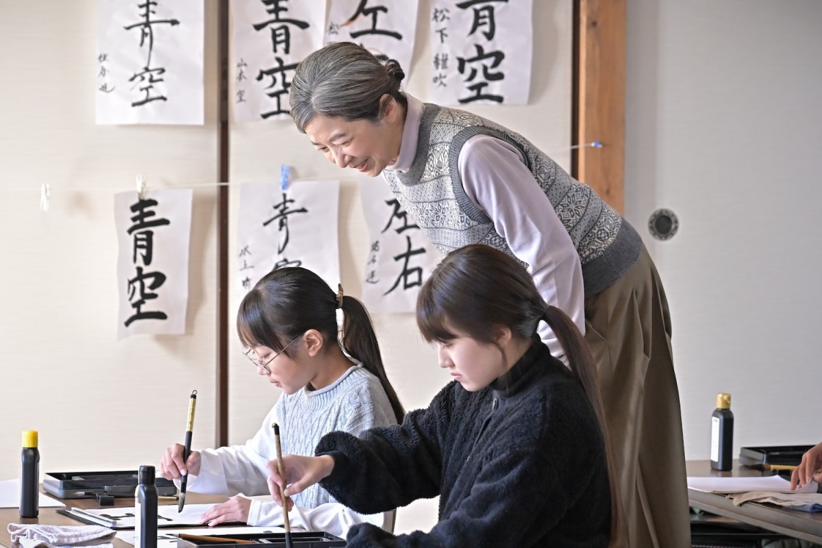 『クジャクのダンス、誰が見た？』第8話　“心麦”広瀬すず、刑事“赤沢”藤本隆宏に事件の見直しを求める