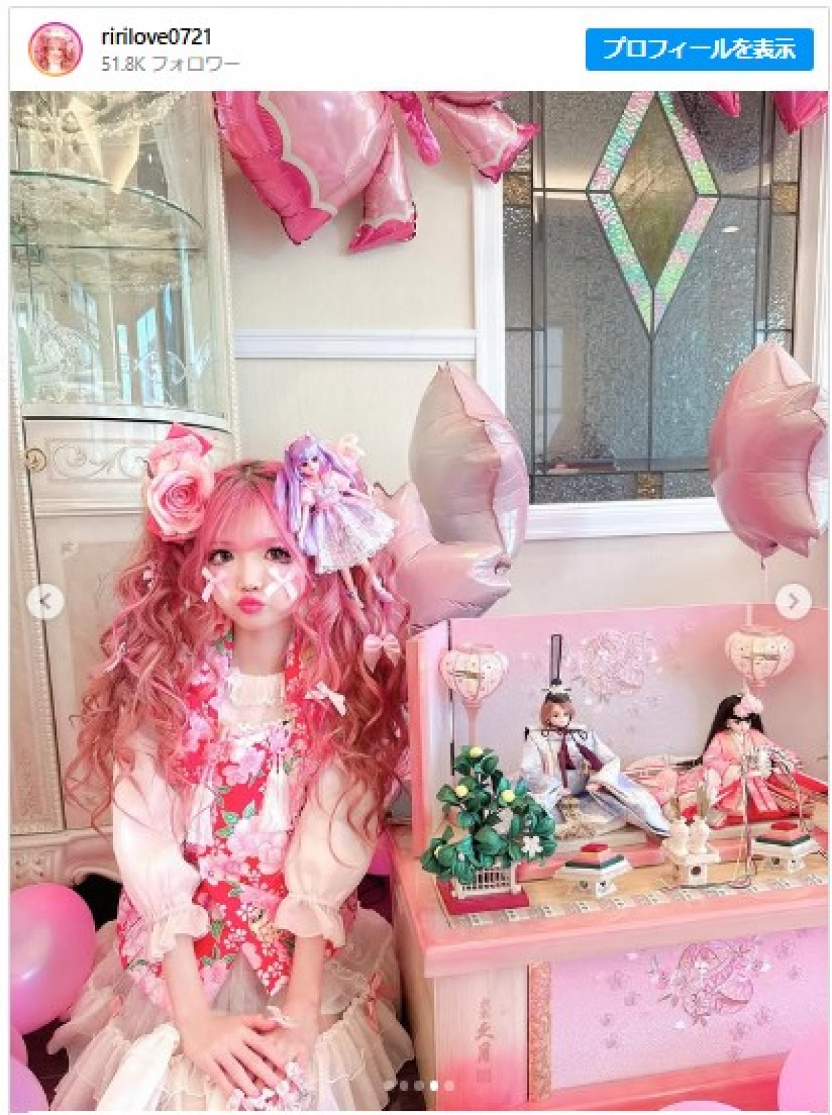 “小学生姫ギャル”りりぴの“ひな祭りパーティー”が超豪華！　ひな人形はリカちゃん　驚きのヘアアレンジにも注目