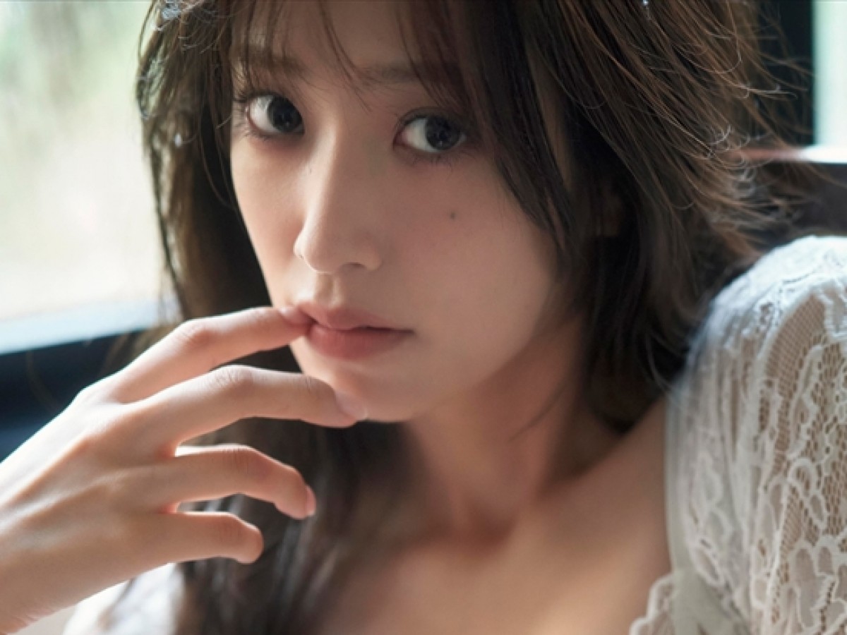 日向坂46・佐々木久美 1st写真集『めくる日々』より