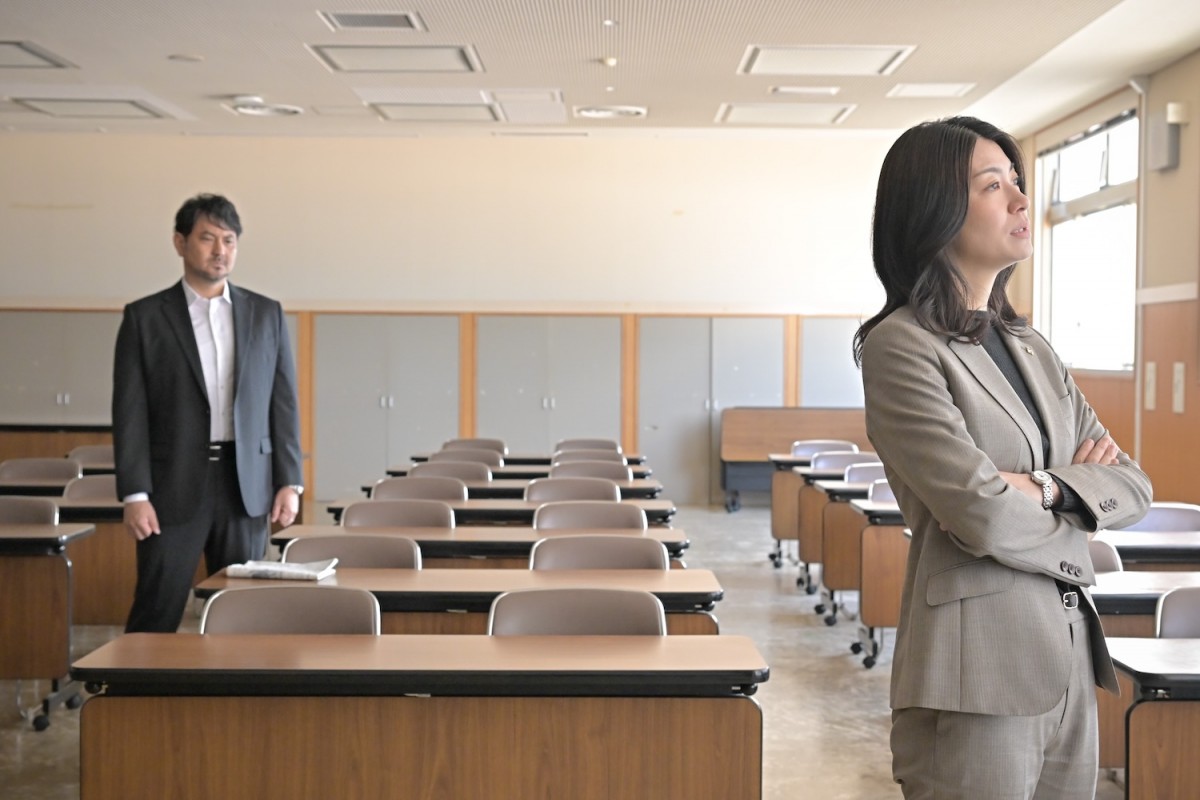 『クジャクのダンス、誰が見た？』第8話　“心麦”広瀬すず、刑事“赤沢”藤本隆宏に事件の見直しを求める