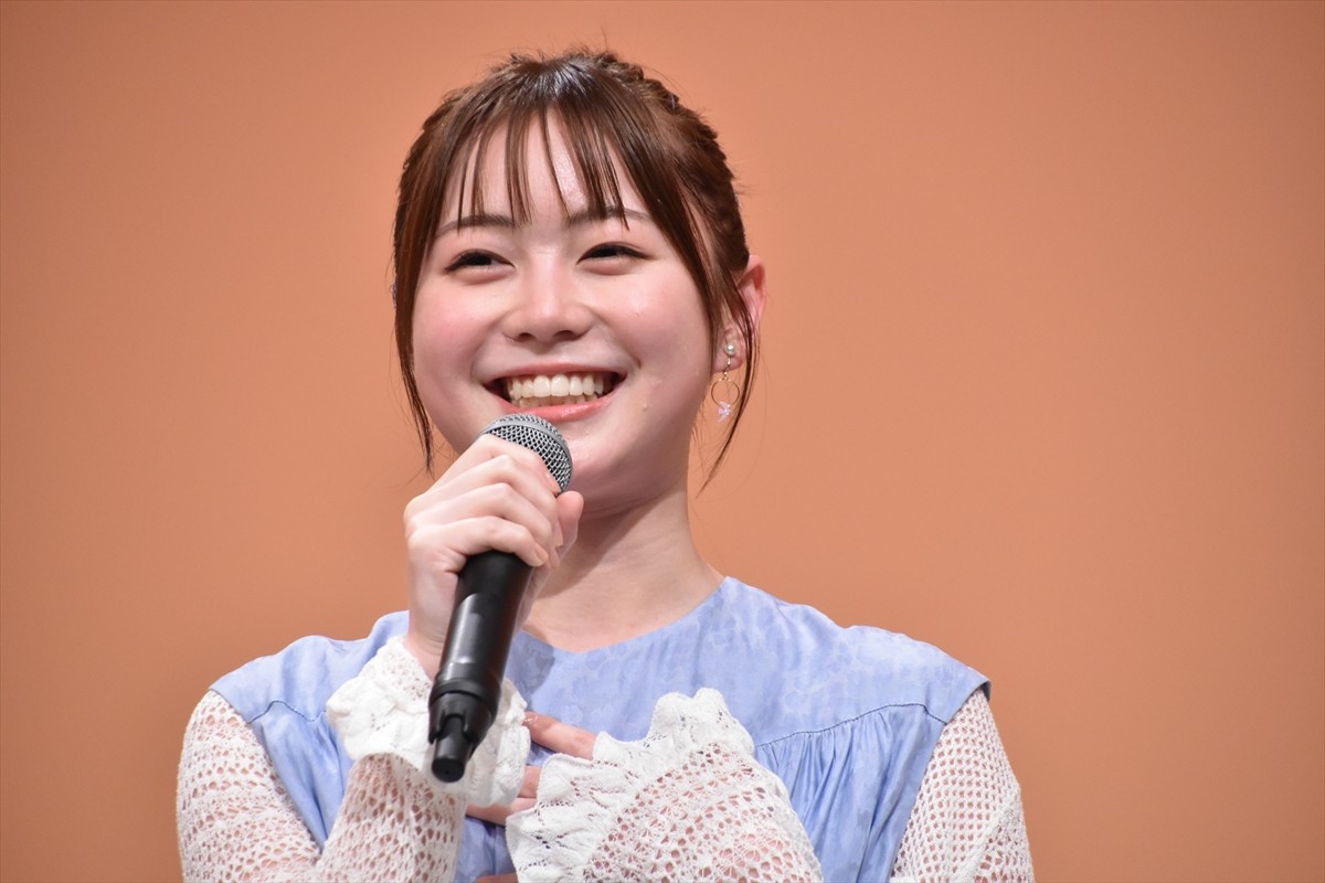 松村沙友理、駒木根葵汰の“距離感バグ”にキュン！　壁ドンシーンも「理想だった」