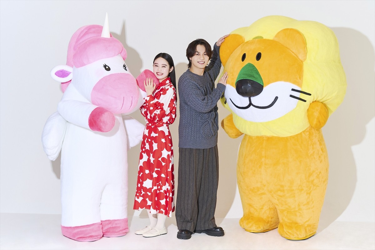 (左から)ぺがさすちゃん、高石あかり、松田元太、らいおんくん